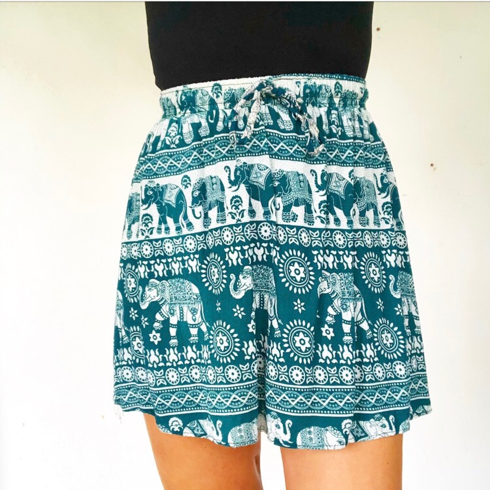 Kathmandu Imports green elephant print mini skirt size XS